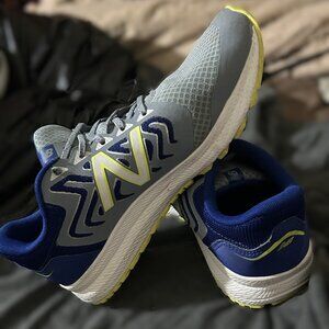 NEW BALANCE WOMENS REV LITE SIZE 7